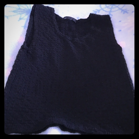 A crop top that is black - Picture 1 of 3